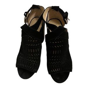 Women’s Leather /Suede Black Sandal Size 8 in Excellent Used Condition